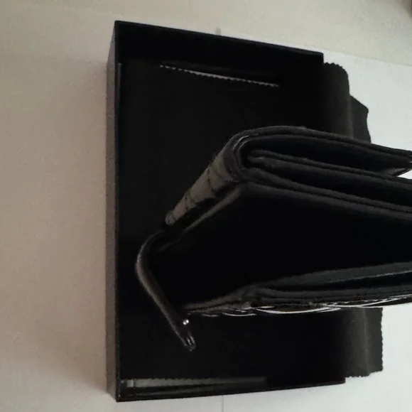 CHANEL - Black Patent Quilted Leather Flap Wallet - Picture 11 of 12